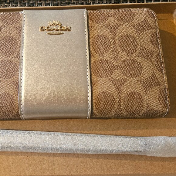 Coach Long Zip Around Wallet In Signature Canvas - Boxed - NWT - Picture 9 of 13